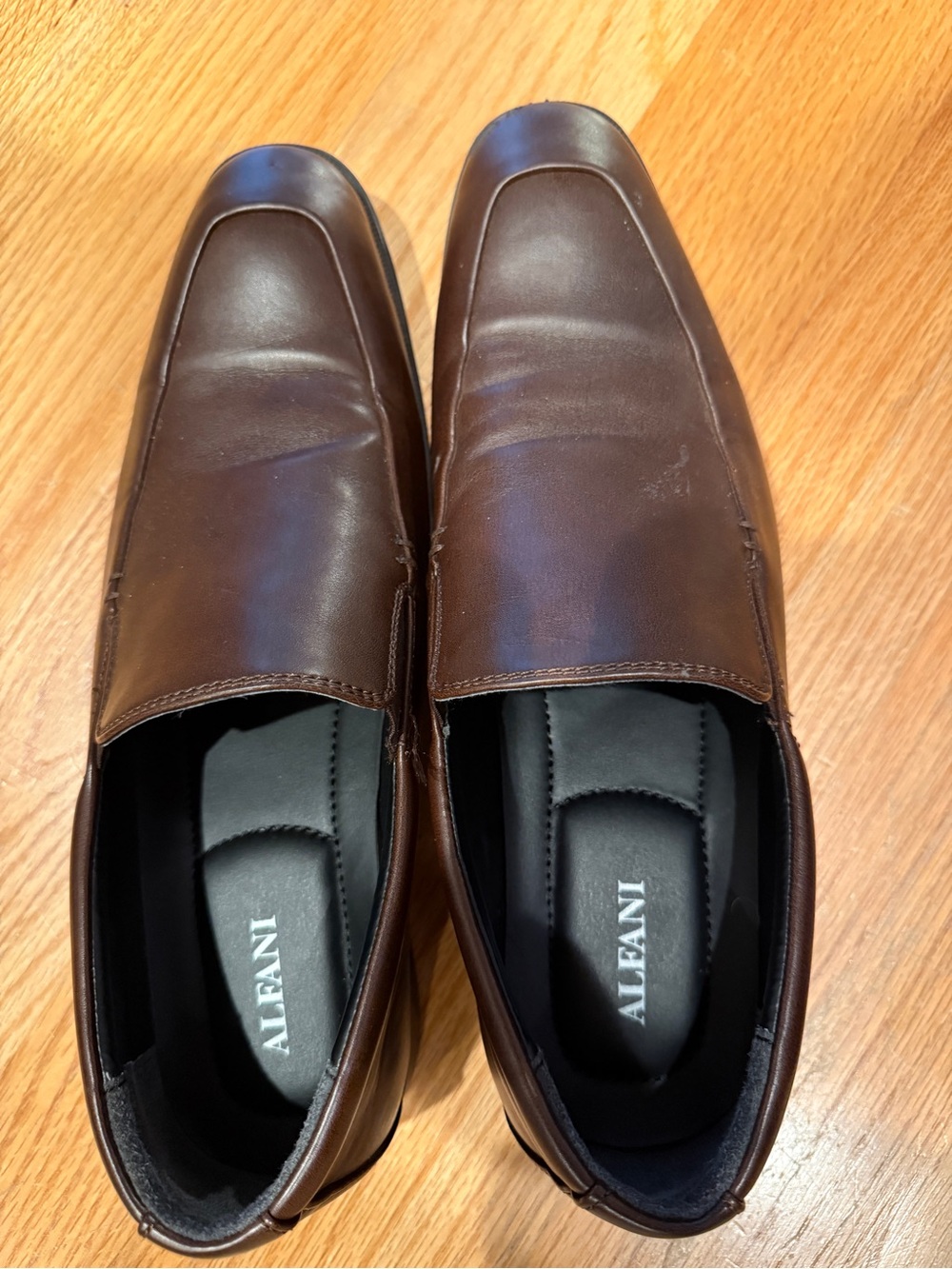 Men’s Alfani brown dress shoes, size 9